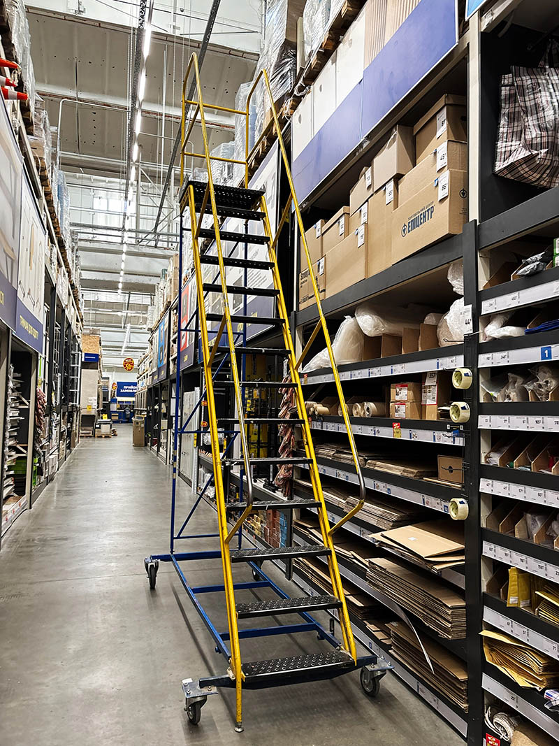 stairs-in-warehouse stairs-in-warehouse